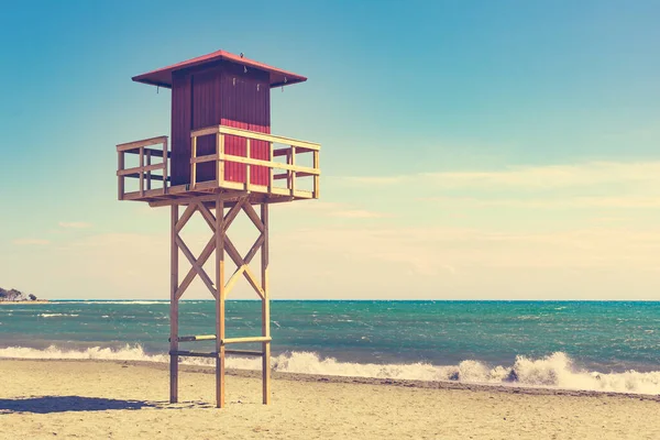 Strand Von Quitapellejos Region Andalusien Spanien Küstenlandschaft Sandstrand Mit Bademeisterturm — Stockfoto