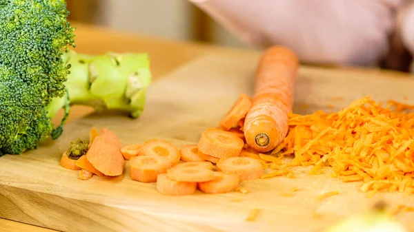 Wortel Jingga Parutan Disiapkan Untuk Salad Makanan Sehat Sayuran Konsep — Stok Foto