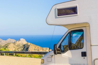 Kamp karavanı Mirador De La Granatilla Carboneras Cabo de Gata Doğal Parkı, Almerya, İspanya.