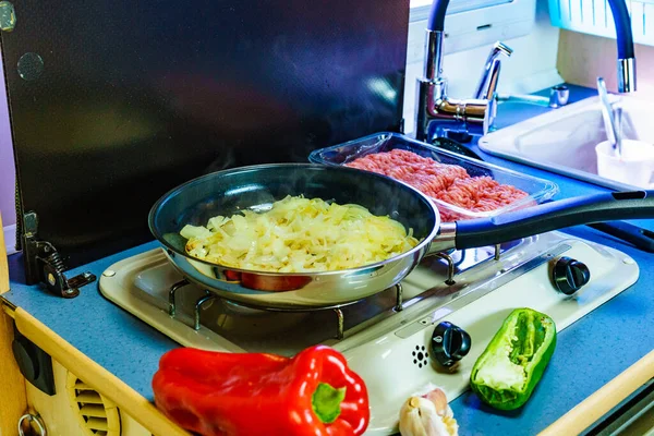 Caravan Binnen Keuken Eten Koken Een Camper Vakantie Avontuur Met — Stockfoto