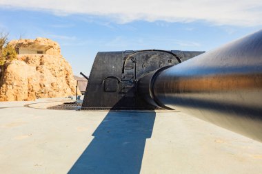 Castillitos bataryası, İspanya Cartagena, Cabo Tinoso. Sahil savunması için askeri top, ağır donanma topları..