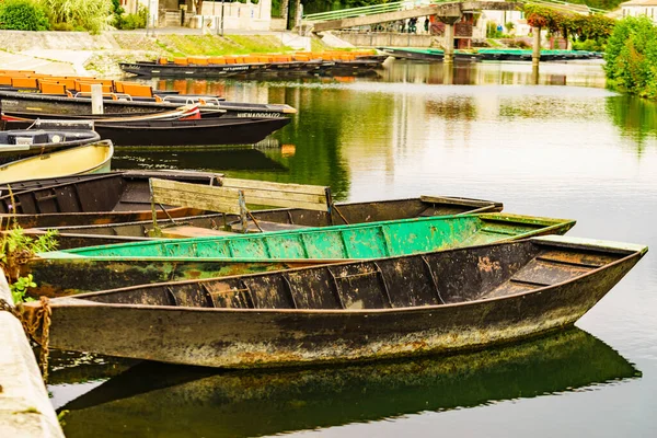 Ciudad Coulon Francia Vista Río Con Botes Deux Sevres Nueva —  Fotos de Stock