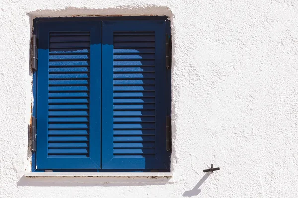 Típico Concepto Detalles Arquitectura Griega Persianas Azules Casa Grecia —  Fotos de Stock