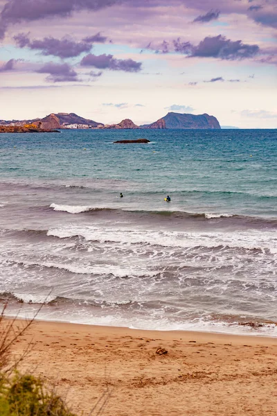 People Surfing Carolina Beach Μεσογειακή Θάλασσα Murcia Ισπανία — Φωτογραφία Αρχείου