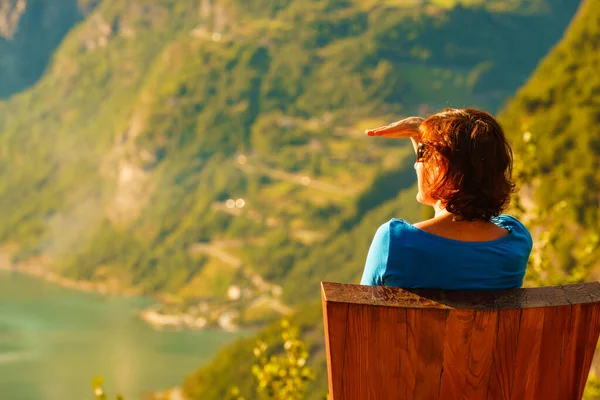 Turizm Tatili Seyahat Norveç Flydalsjuvet Ten Geirangerfjord Manzarasının Keyfini Çıkaran — Stok fotoğraf