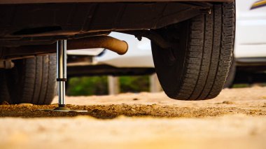 Kamp destekli hidrolik dengeli bacak kullanımda. Karavanlar ve aksesuarlar karavan için.