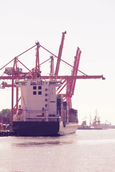 Shipping yard, industrial scene — Stock Photo, Image