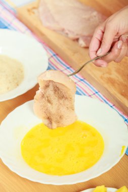 Ekmekli Tavuk pirzola yemek hazırlama