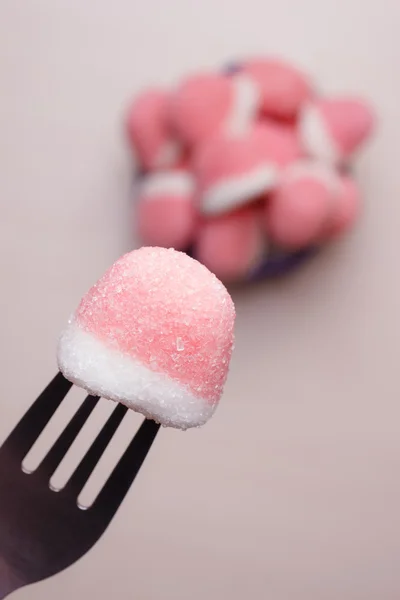 Rosa gummy godis med socker, ovanifrån — Stockfoto