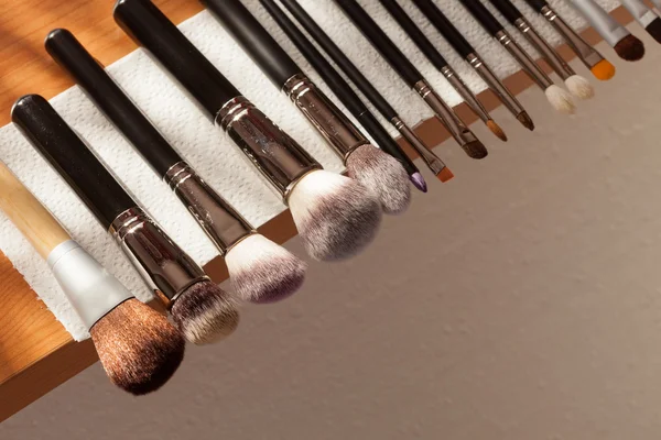 Process of cleaning drying makeup brushes — Stock Photo, Image