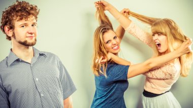 Kavga eden saldırgan deli kadınlar