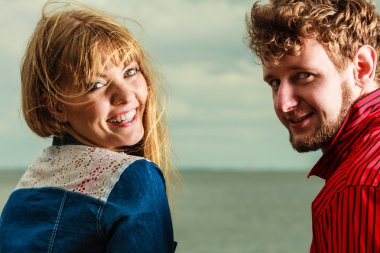 Sevgi dolu genç çift