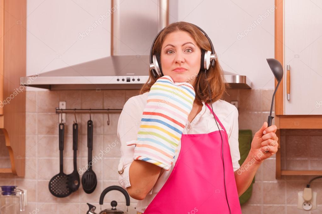 женщины домохозяйки скучают это