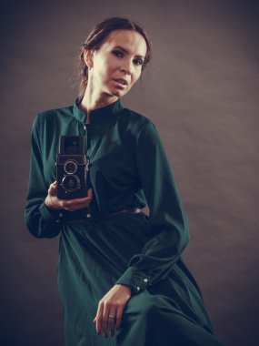 eski kamera kadınla