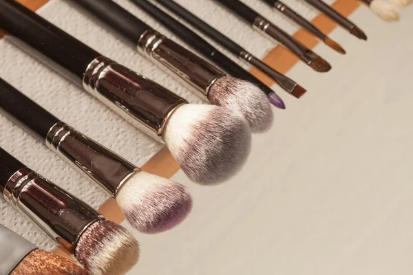 Process of cleaning drying makeup brushes — Stock Photo, Image