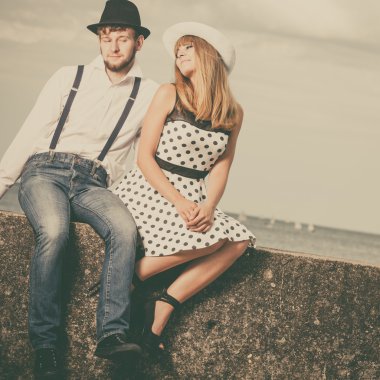 Sevgi dolu çift retro tarzı