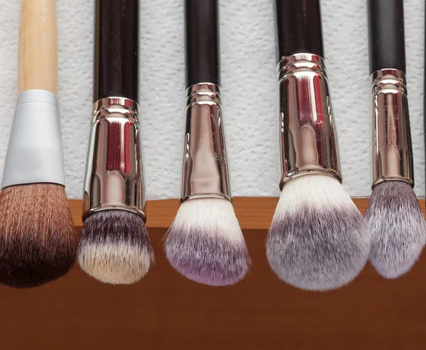 Process of cleaning drying makeup brushes — Stock Photo, Image