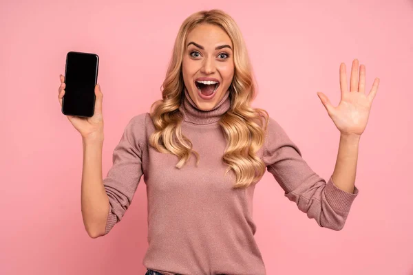 Portrait Excited Young Woman Showing Blank Screen Mobile Phone Isolated — Stock Photo, Image