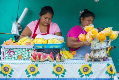 Çiçek ve Palm Festivali Panchimalco, El Salvador