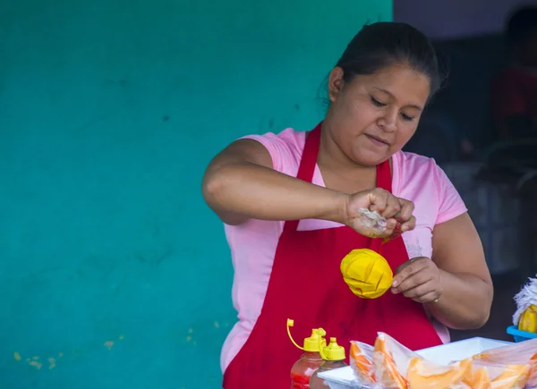 Fête des fleurs et des palmiers en Panchimalco, El Salvador — Photo