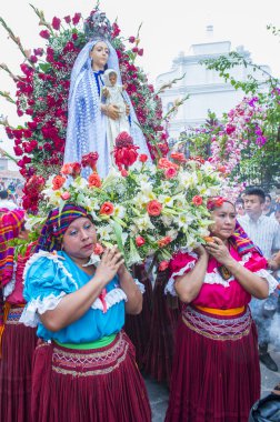 Çiçek ve Palm Festivali Panchimalco, El Salvador