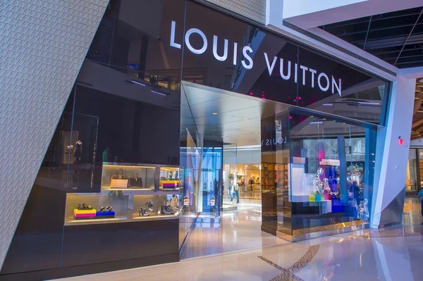 Louis Vuitton store – Stock Editorial Photo © grand-warszawski #172371718