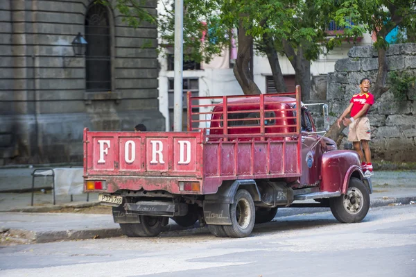 キューバの古い古典的な車 — ストック写真