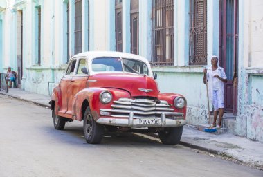 Küba'da eski klasik otomobil 