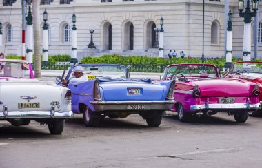 Küba'da eski klasik otomobil 