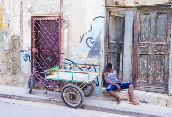 A Cuban rickshaw driver — Stock Photo, Image