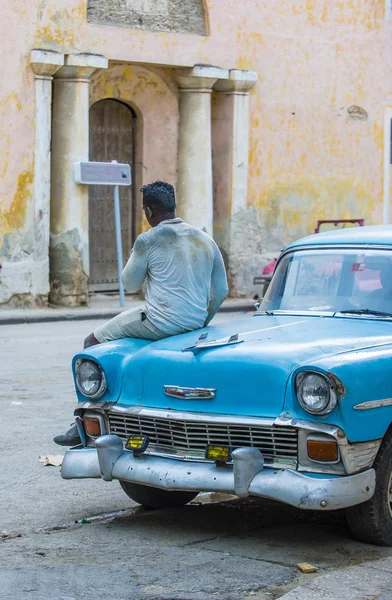 Vecchia auto d'epoca a Cuba — Foto Stock