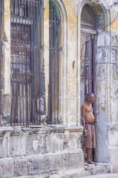 Kübalı bir adam portresi — Stok fotoğraf