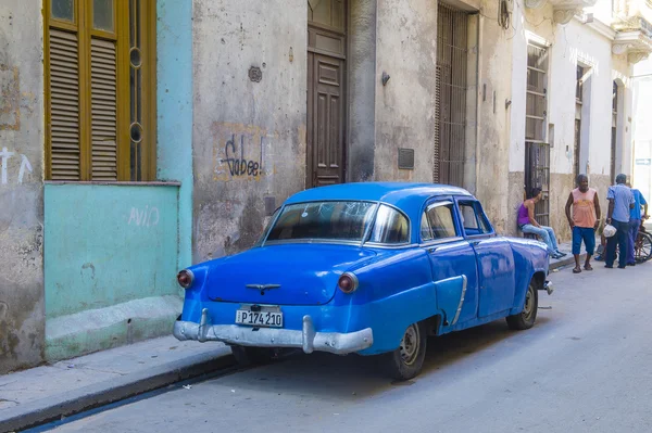 Παλαιό κλασικό αυτοκίνητο στην Κούβα — Φωτογραφία Αρχείου