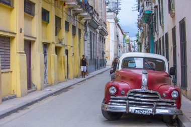 Küba'da eski klasik otomobil 