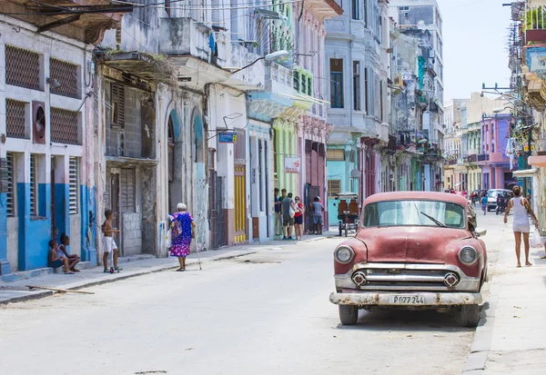 Старий класичний автомобіль на Кубі — стокове фото