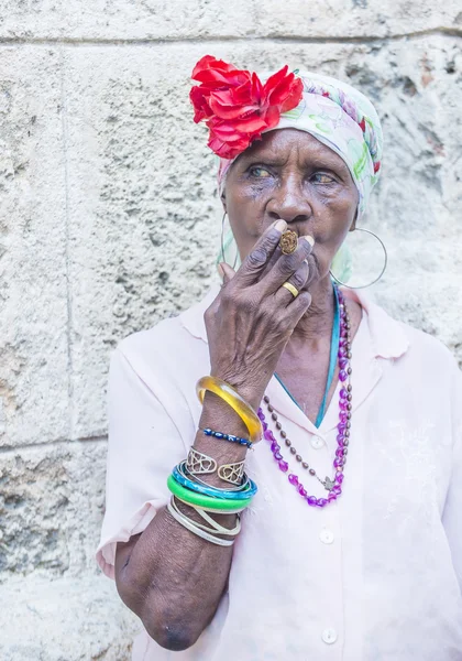 Portret van een Cubaanse vrouw — Stockfoto