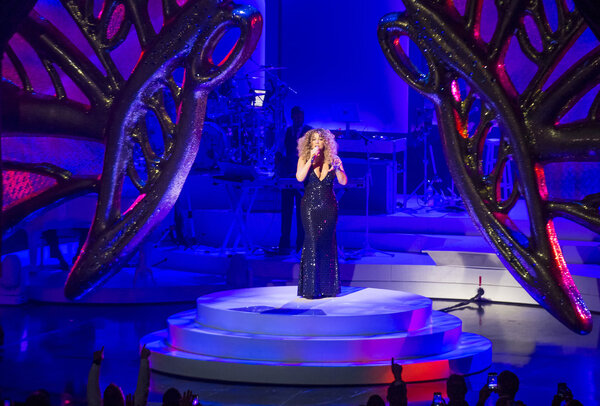 Мэрайя Кэри запускает "MARIAH 1 TO INFINITY" в Caesars Palace I
