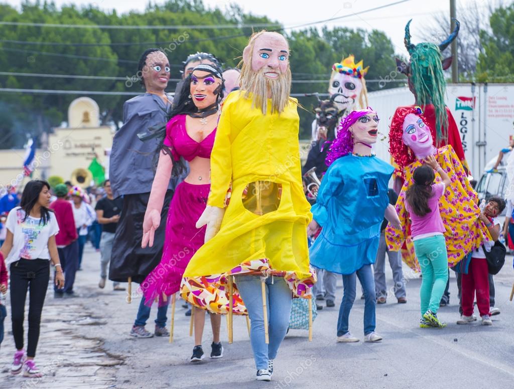 Mojigangas – Stock Editorial Photo © kobbydagan #75568143