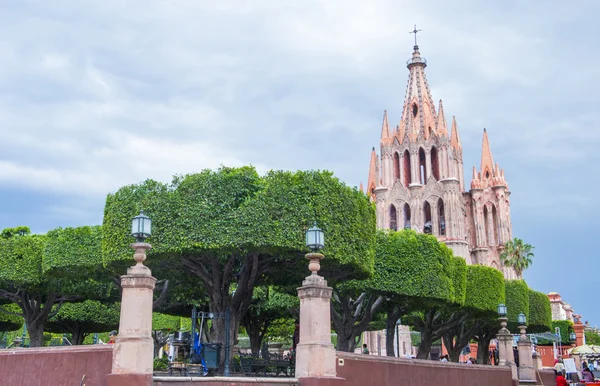 La parroquia de san miguel arcangel — Foto de Stock