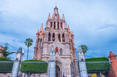 La parroquia de san miguel arcangel