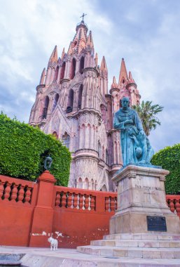 La parroquia de san miguel arcangel