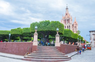 La parroquia de san miguel arcangel