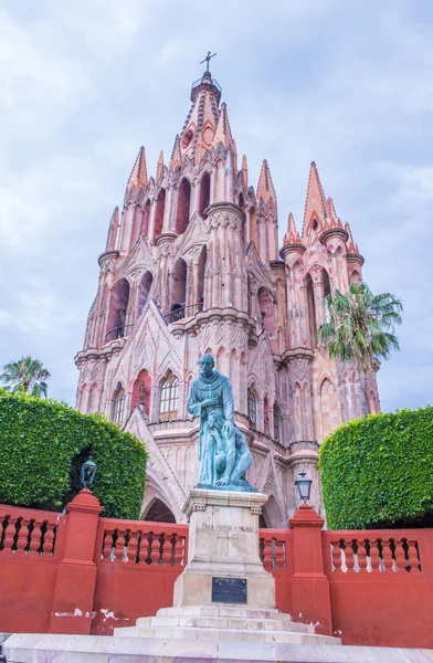 La parroquia de san miguel arcangel — Stok fotoğraf