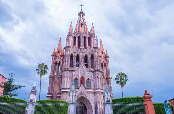 La parroquia de san miguel arcangel — Stock fotografie