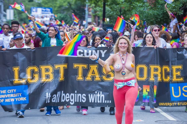 Desfile del orgullo gay de Nueva York —  Fotos de Stock