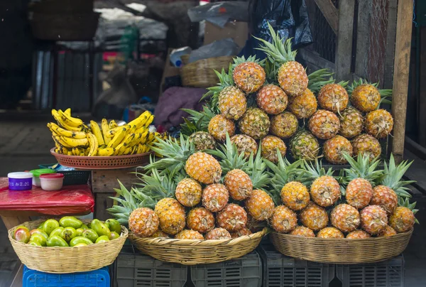 Ananasy — Zdjęcie stockowe