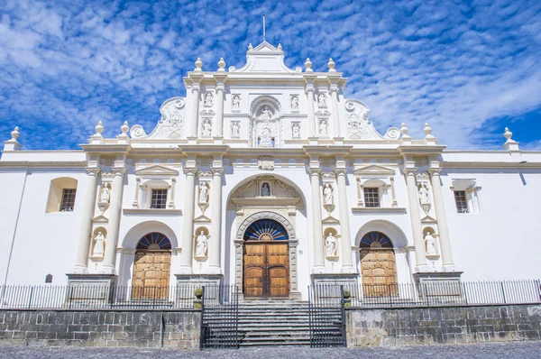 De kathedraal van Santiago in Antigua — Stockfoto