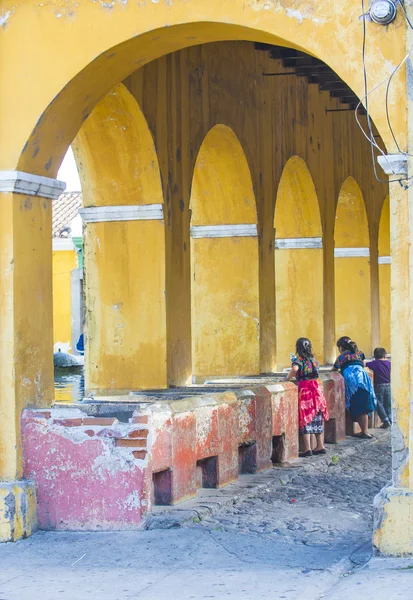 Antigua street laundry — Stockfoto