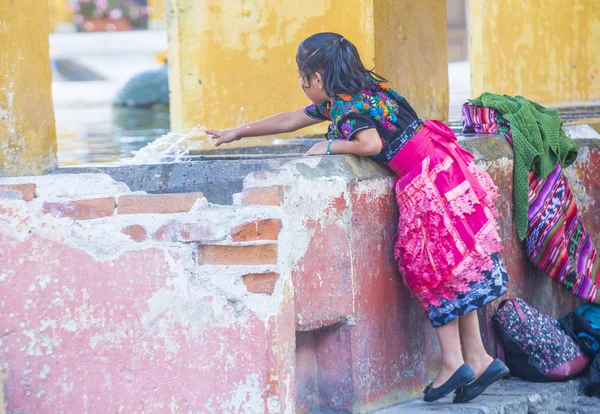 Antigua street laundry — ストック写真