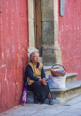 Bir sokak satıcısı Oaxaca Meksika